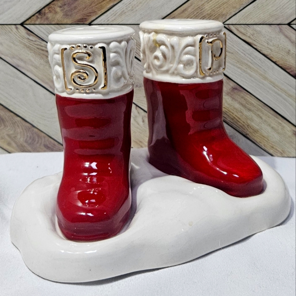 Christmas salt & pepper shakers